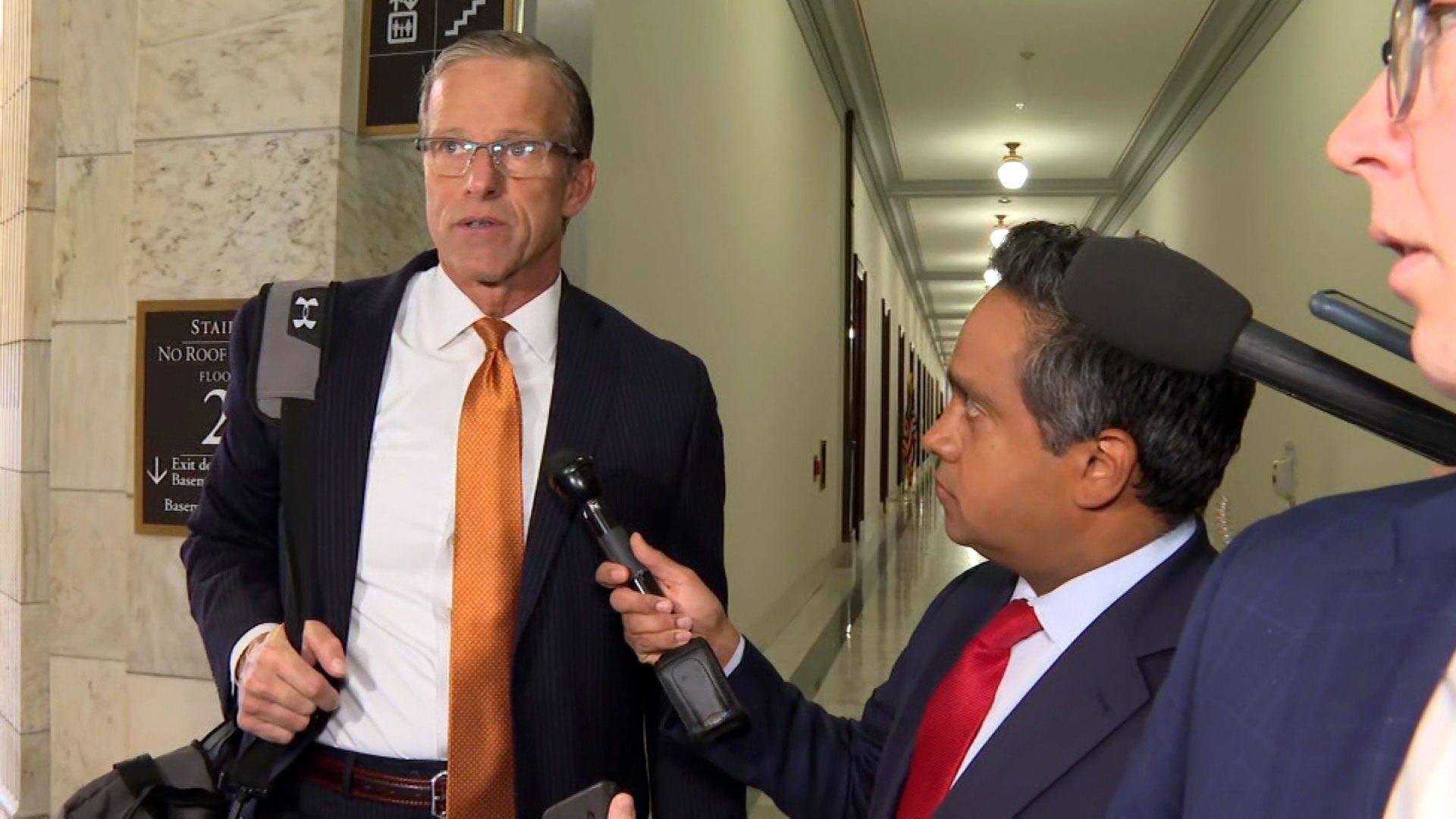 Senado GOP Whip John Thune conversa com Manu Raju da CNN na quarta-feira.