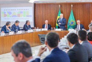 Reunião do presidente Lula com os 27 chefes do executivo nacional no Palácio do Planalto para tratar de demandas dos estados em mesa - Metrópoles