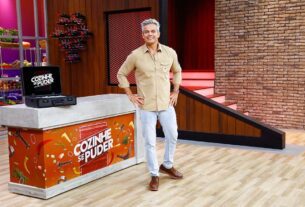 Otaviano Costa no cenário do programa Cozinhe Se Puder - Metrópoles