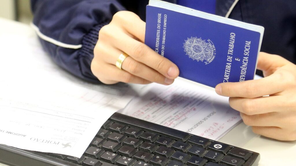 Ajudante de obras, auxiliar de limpeza, operador de telemarketing e mais: veja 2,4 mil vagas de emprego abertas na região de Campinas | Concursos e emprego em Campinas e região